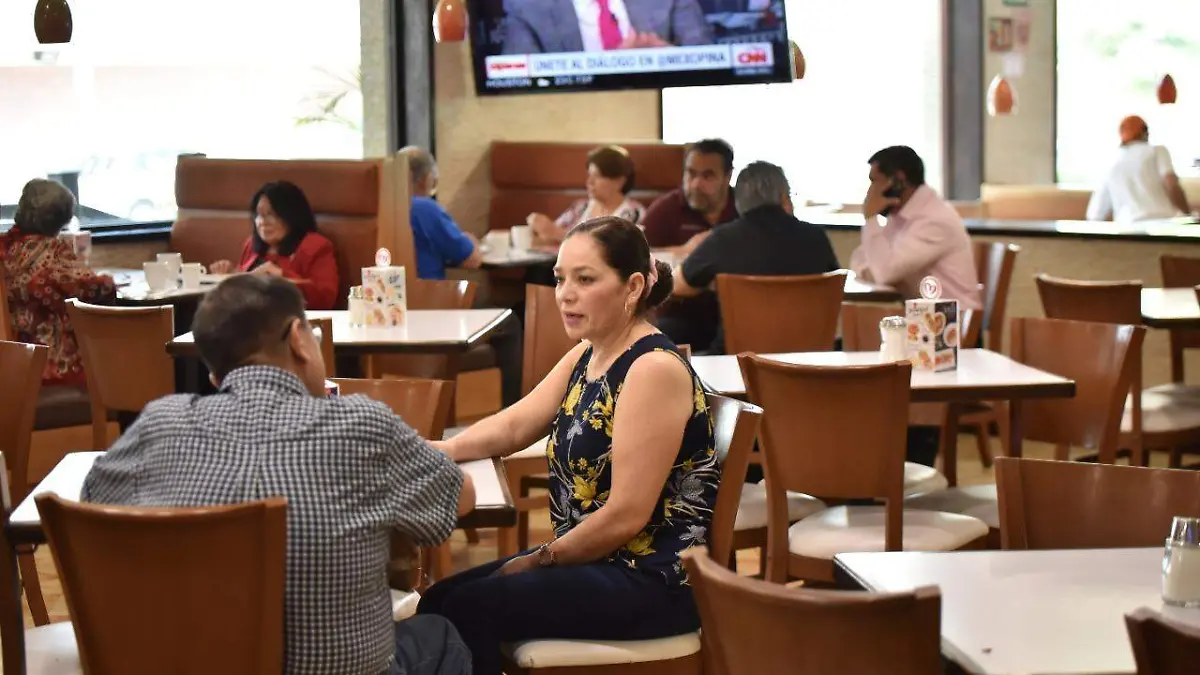 06 CAMPOS 1 Del 25 al 30 por ciento caen las ventas en restaurantes